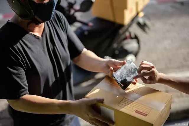 航空货运站忙碌景象